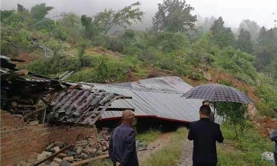 四川巴中境内发生山体滑坡 3户房屋受损无人员伤亡