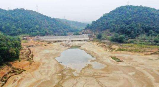 湖南湖北福建等干旱区迎降雨 影响水果产量旱情缓解