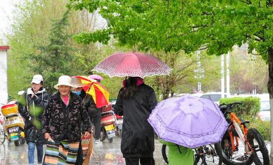 西藏拉萨天气逐渐变冷 供暖时间11月15日开始