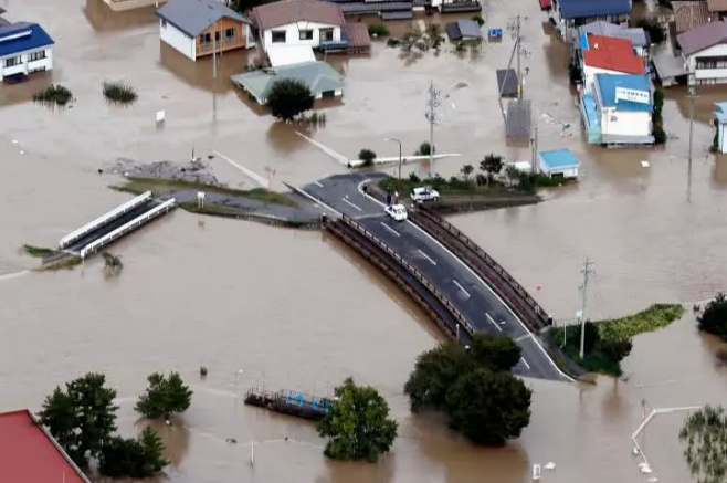 19号台风海贝思登陆日本现场实拍（图） 暴雨+山体滑坡让日本淤泥遍布