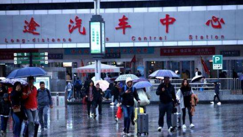 冷空气明起影响新疆 华北西南地区阴雨频繁