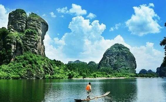 厦门全市晴转多云的天气 白天最高气温28℃左右