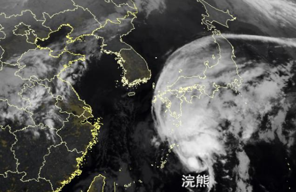 日本遭台风3连击：海贝思刚走20号台风又袭来 后边还跟着21号台风