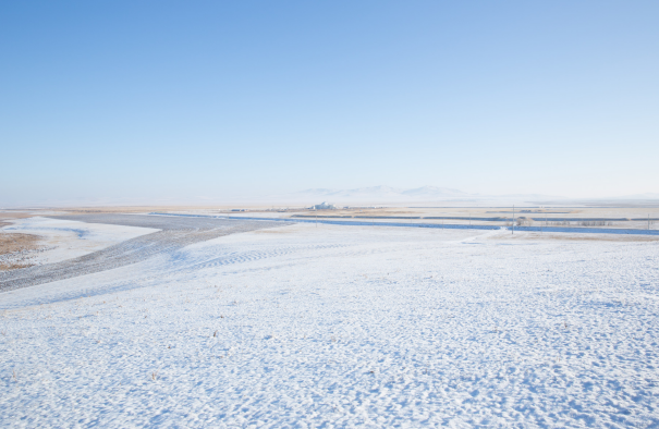 内蒙古受冷空气影响 大风雨雪降温不断来袭