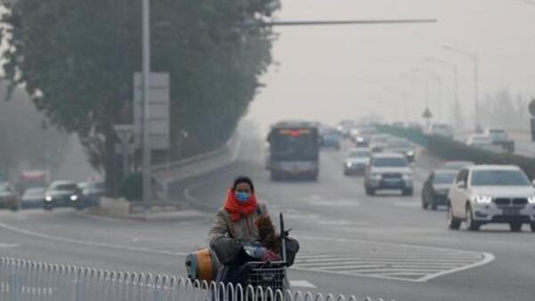 北京局地大雾黄色预警 市内最高气温仅16℃