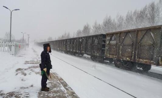 黑龙江继续发布道路结冰预警 本周全省多雨雪天气