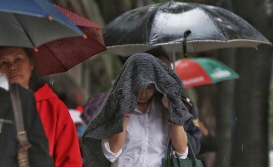 湖南多地持续阵雨天气 省会长沙气温跌至18℃