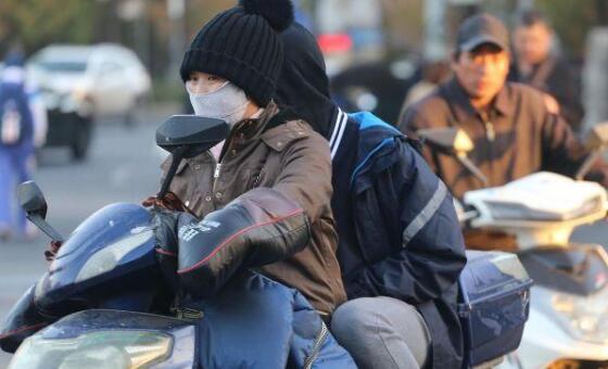 内蒙古迎大风降温天气 首府呼和浩特气温仅7℃