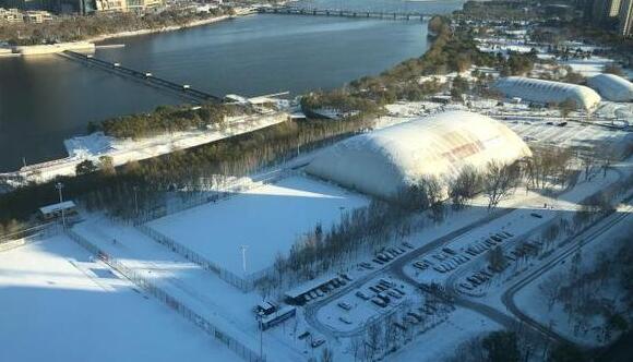 沈阳强降雪致高速双向封闭 市内部分中小学停课一天