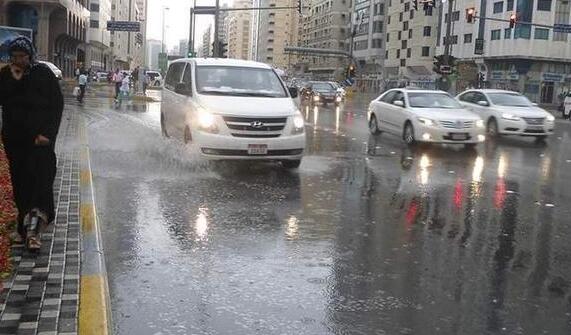 迪拜人工降雨引发暴雨围城 人工降雨的原理是什么