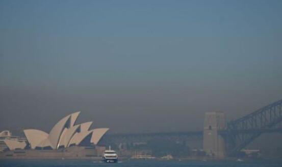 山火浓烟致悉尼空气污染严重 局地空气质量指数高达2334