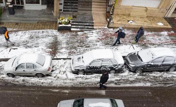 伊朗多地出现强降雪 学校暂时停课部分航班延误