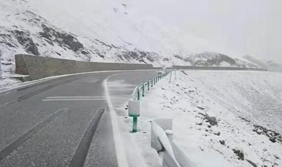 新疆伊犁降雪量达35毫米 局地气温降至-15℃以下