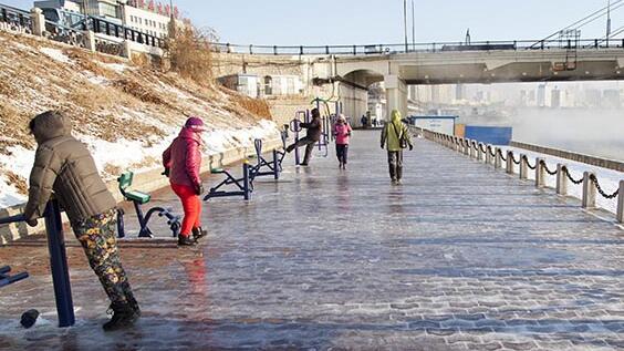 今日小雪吉林多地道路结冰严重 局地降温幅度达12℃