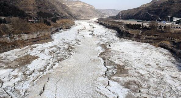 内蒙古三湖河口段首次出现流凌 呼伦贝尔气温-20℃以下