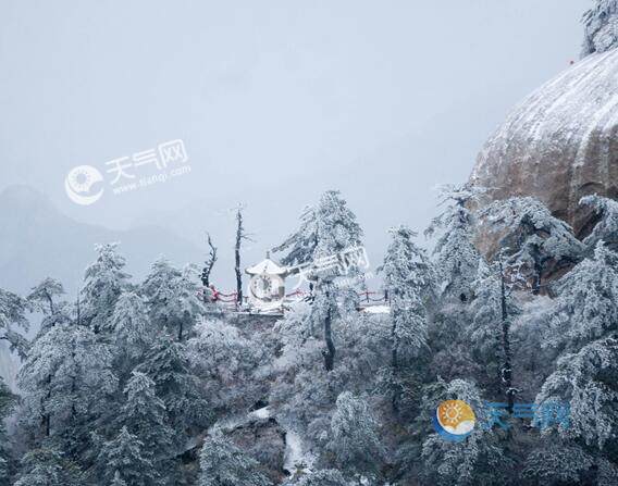 冬天旅游国内华山冬游华山,还可一睹"雪莲"莲花峰,"玉女峰",瑶池仙境