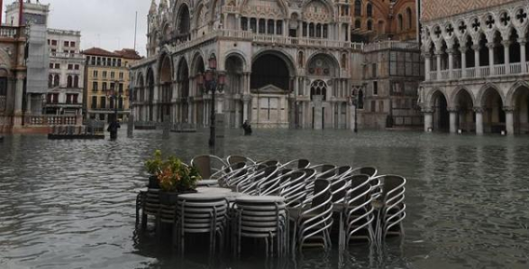 威尼斯水灾需10亿美元修复 意大利希望国际社会捐款