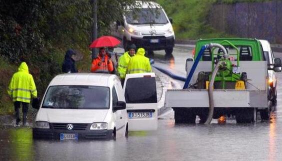 欧洲多国遭遇暴雨袭击 已造成3人死亡2人失踪