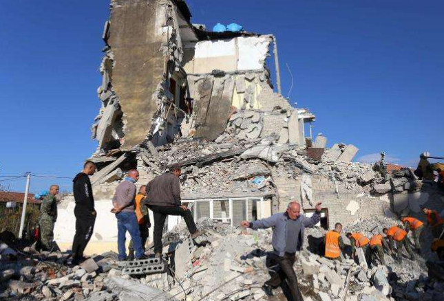 阿尔巴尼亚地震死亡人数提高到24人 搜救队救出45人