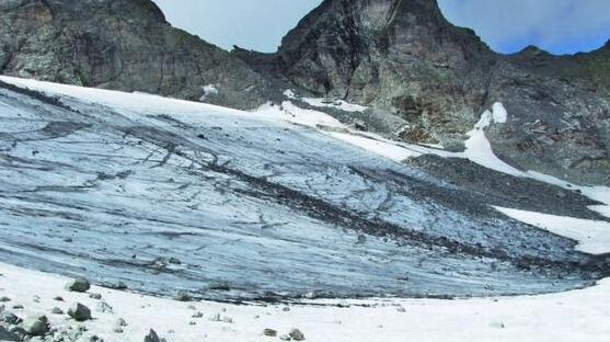 气候变暖致瑞士500多座冰川消失 本世纪末瑞士90%冰川消失