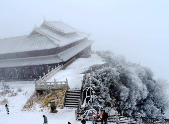 峨眉金顶雪景最全实拍（图） 寺庙一夜白头增添禅意