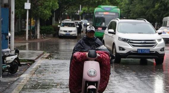 冷空气给浙江带来阴雨天气 各地气温仅有10℃出头