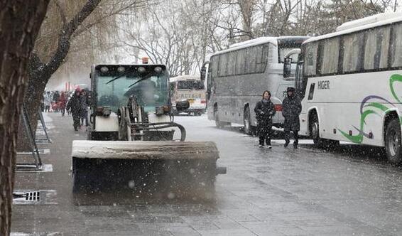 受降雪天气影响 北京部分公交线路采取停驶措施