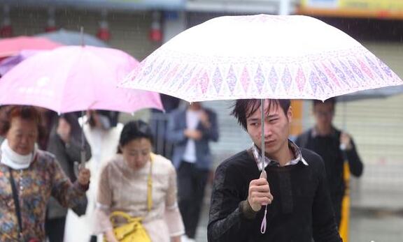 重庆雨水不散最高气温12℃ 冬季火灾多发需防范