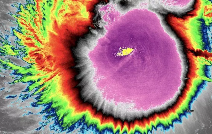 美国专家预报28号台风：冷云盖最低温处达到–109.4℃