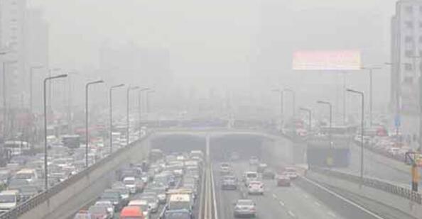 山西运城持续雾霾天气 市内实施限行交通管制措施