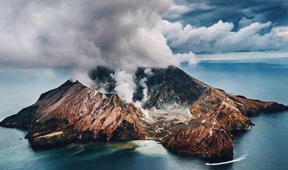 新西兰火山喷发死亡人数增至6人 30人仍在接受治疗