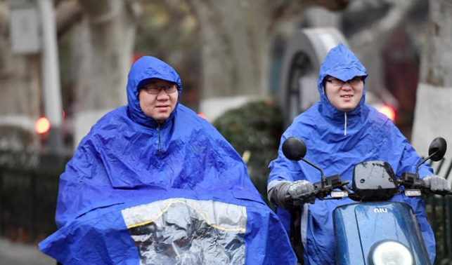 浙江阴雨回归持续湿冷 中北部中雨冷空气带来大风降温