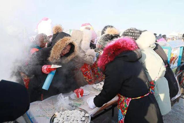 -40℃！黑龙江漠河千人泼水成冰 饺子汤被冻住香味扑鼻