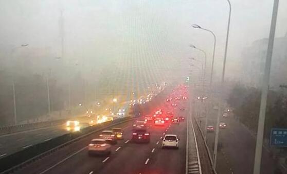 今晨安徽大雾橙色预警 省内多条高速入口关闭