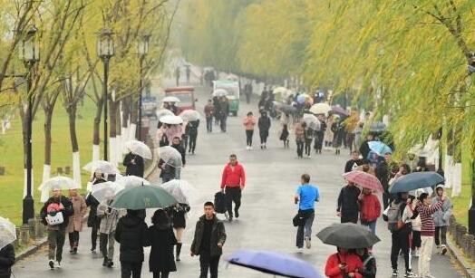 湖南本周阴转小雨为主 多地气温最高仅10℃