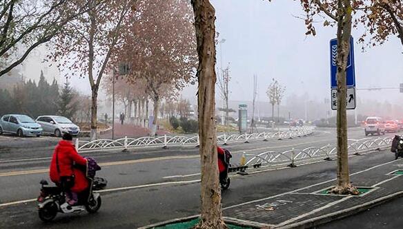 受雾霾天气 今早河南多条高速交通管制