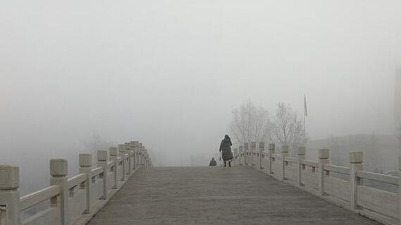 今晨河北多条高速因雾管制 本周晴到多云天气为主