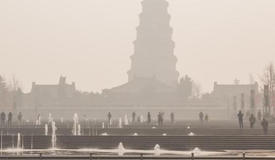 陕西仍有雾霾气温仅有4℃ 午后冷空气南下驱霾