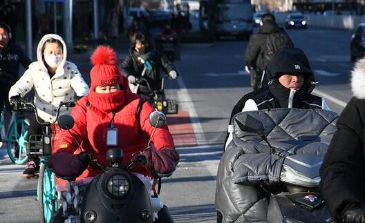 冷空气携大风光顾湖北 武汉气温跌至11℃需注意保暖