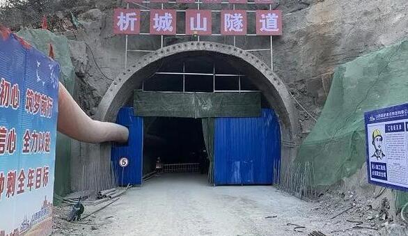 山西晋城一隧道发生断面塌方 目前已造成6人死亡