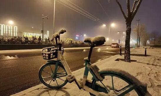 受冷空气降雪的影响 今晨北京市内10条高速路段封闭