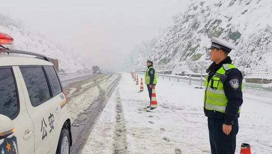 受雨雪天气影响 安徽境内部分高速双向封闭