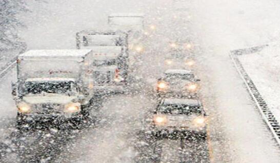 美国多州遭遇冬季风暴袭击 至少10人死亡25万户停电