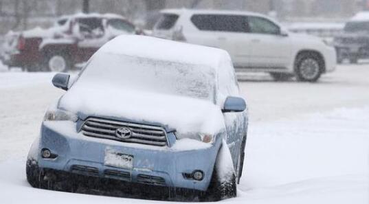 美国冬季风暴死亡人数增至12人 另有1000多个航班取消