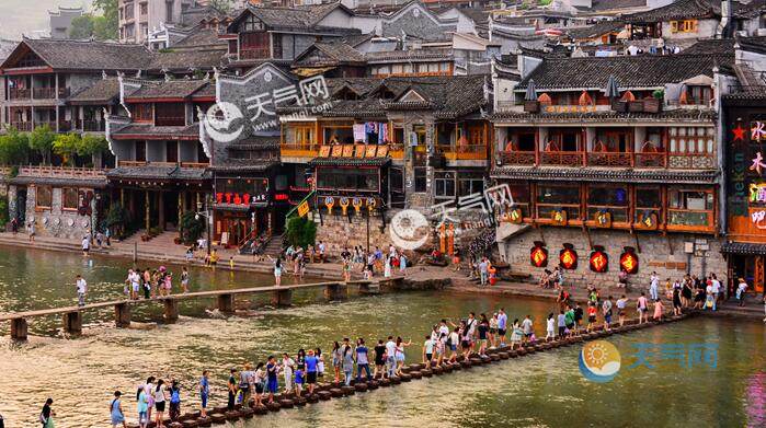 2020春节凤凰古镇旅游怎么玩 过年去凤凰古镇游玩攻略
