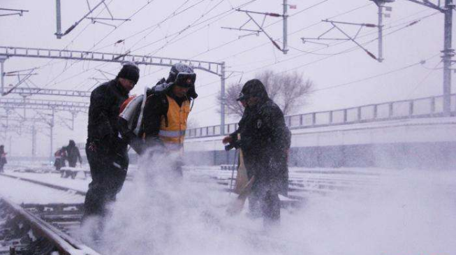 中东部大范围雨雪减弱 南方阴雨持续西藏新疆降雪来袭