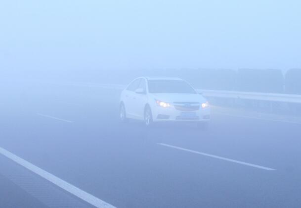 华北黄淮等地依旧雾霾影响 南方多地有弱降水