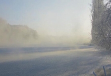冷空气影响新疆现百里雾凇 未来3天部分地区仍有降雪