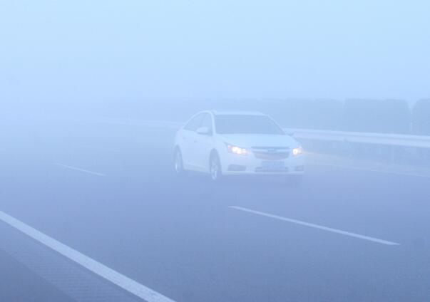 重庆今早大雾弥漫 明起阴雨天气笼罩东部地区