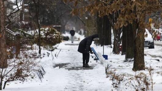 美国中西部遭遇冬季风暴袭击 目前受灾人口达到9000万